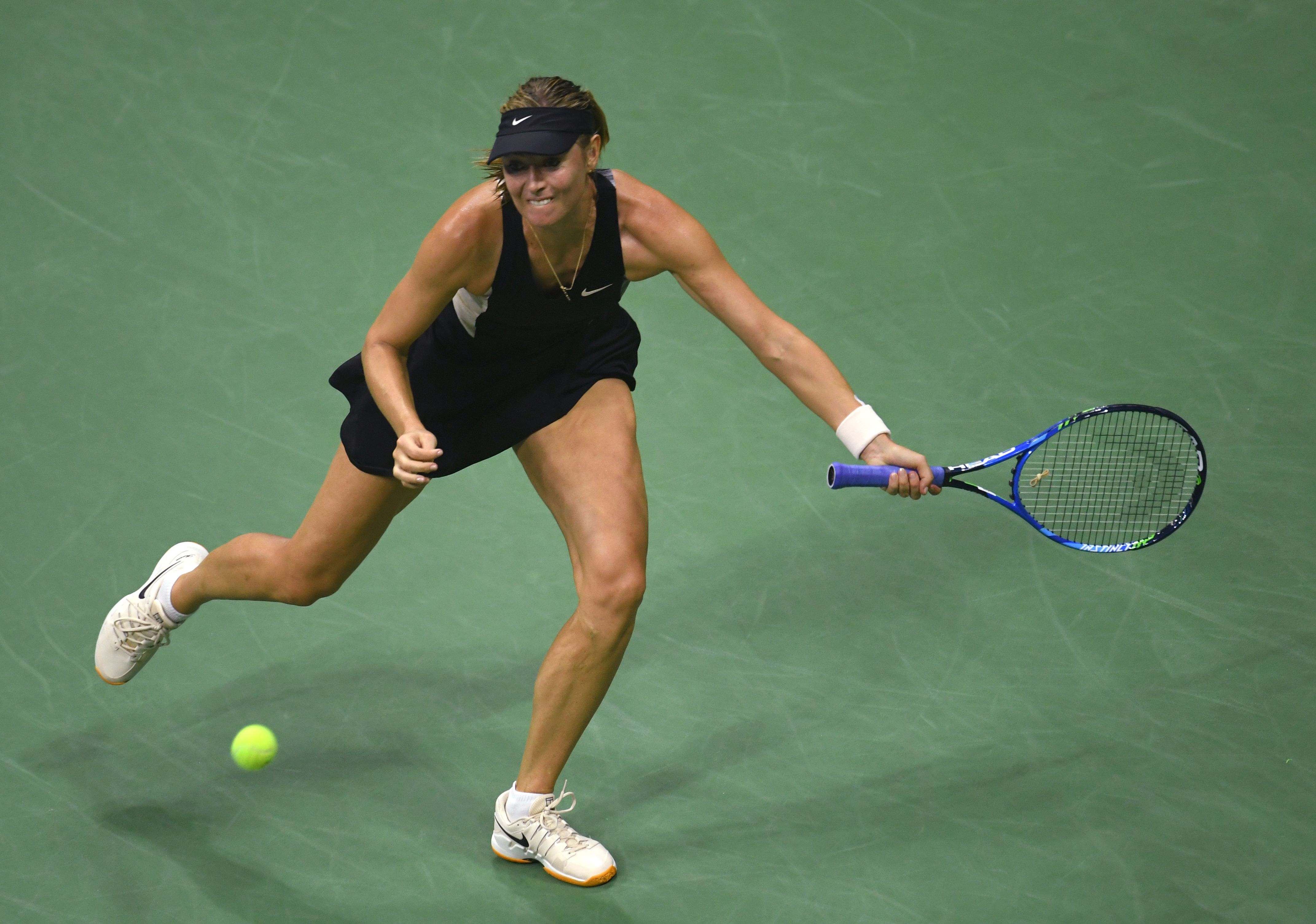 包含莎拉波娃回归赛场，赛况扑朔迷离首场状态亮眼，勇士观众沸腾！的词条