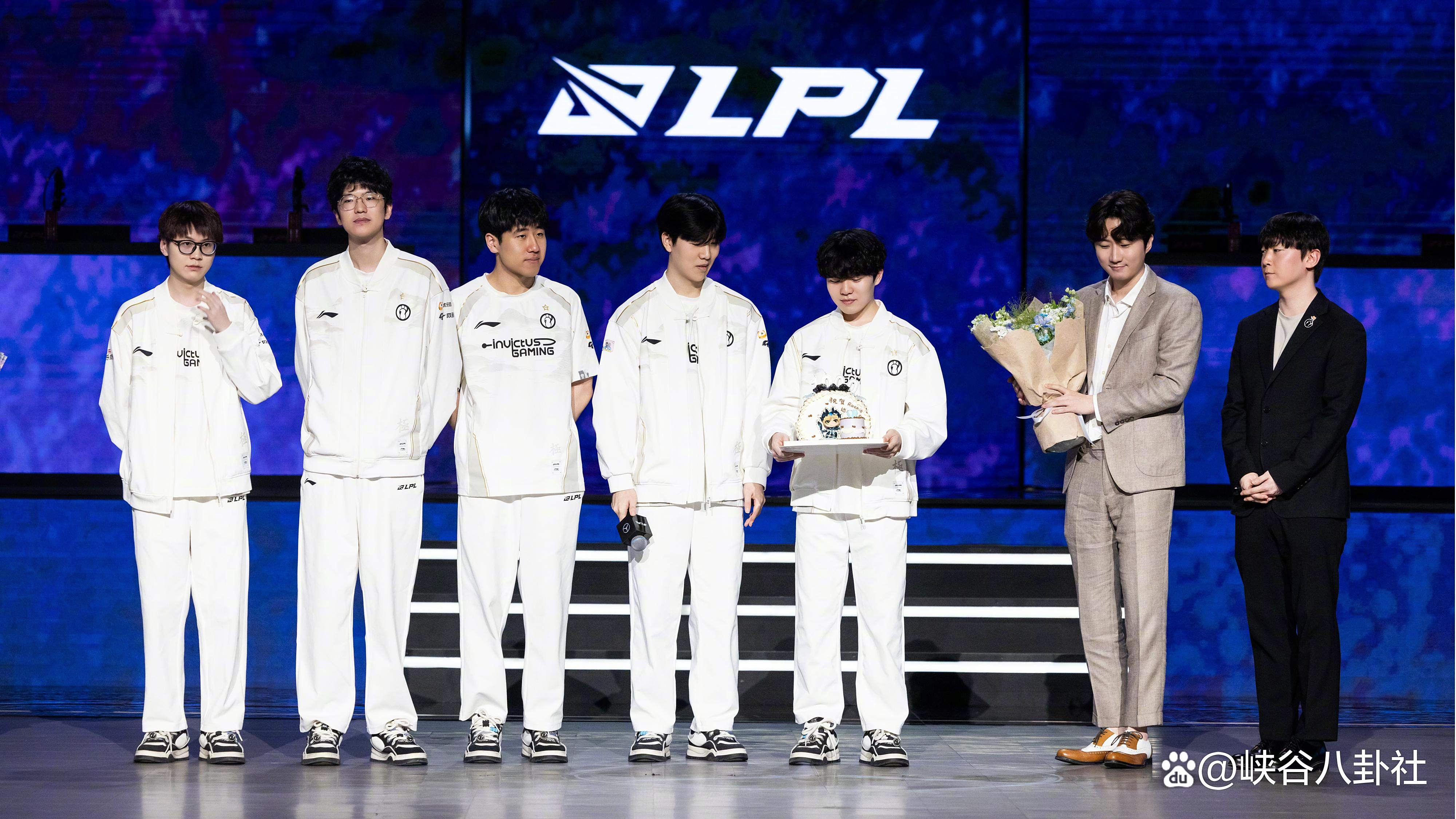 Rookie在阿森纳比赛中回归赛场，突破纪录引发热议！(rookie为什么叫肉鸡)